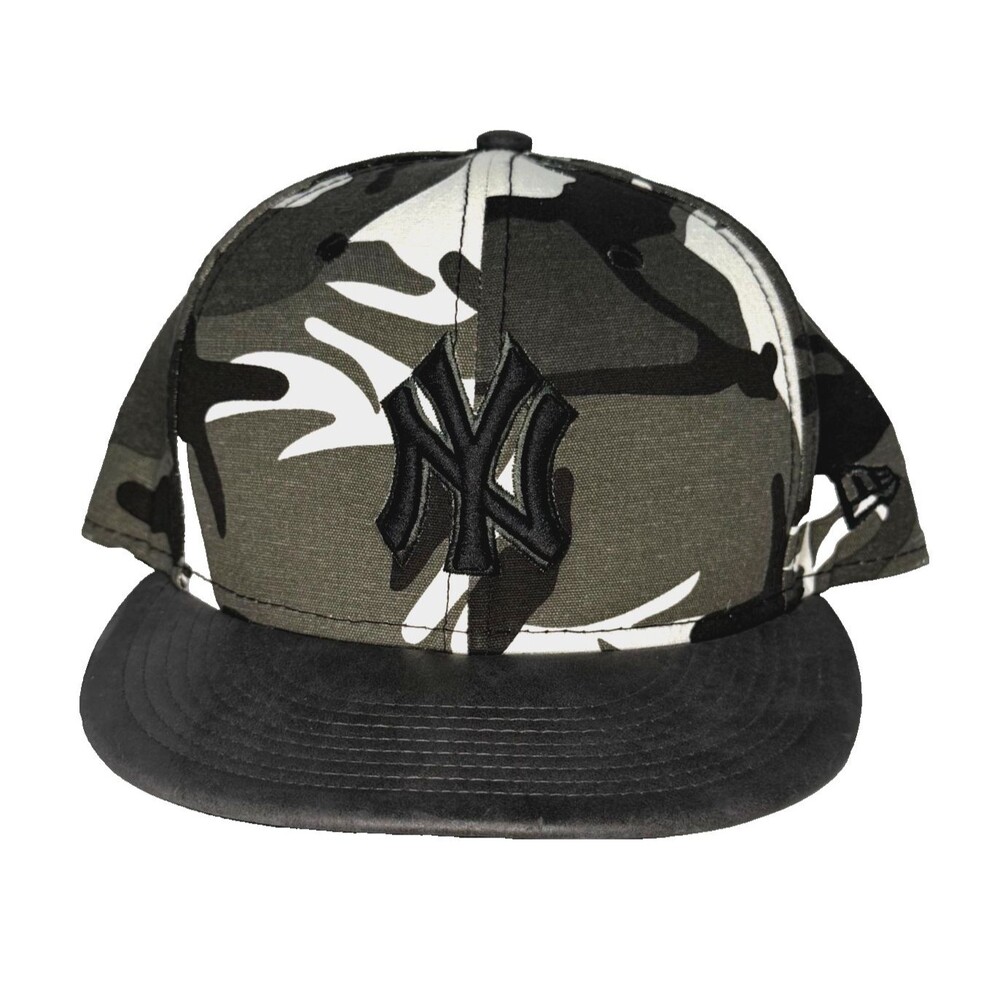 New Era 9Fifty NY Yankees Camo Snapback Hat Black Logo Suede Brim MLB Cap
